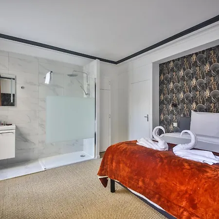 Apartment 2.luxueux Duplex 6/8pers/full Equipped/republique *