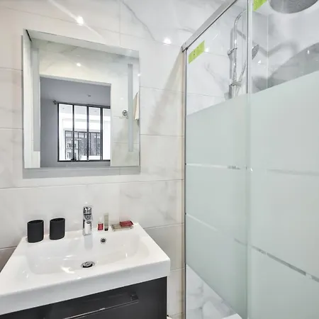 2.luxueux Duplex 6/8pers/full Equipped/republique Apartmán
